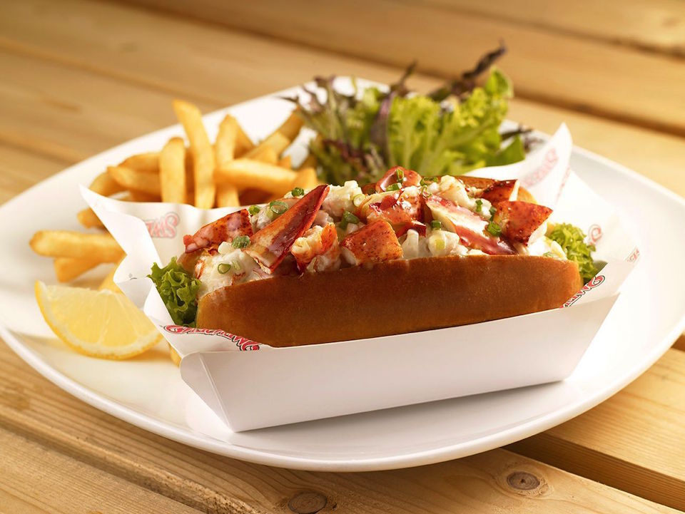 Affordable, Succulent and Fresh Lobster Roll – Swensen’s